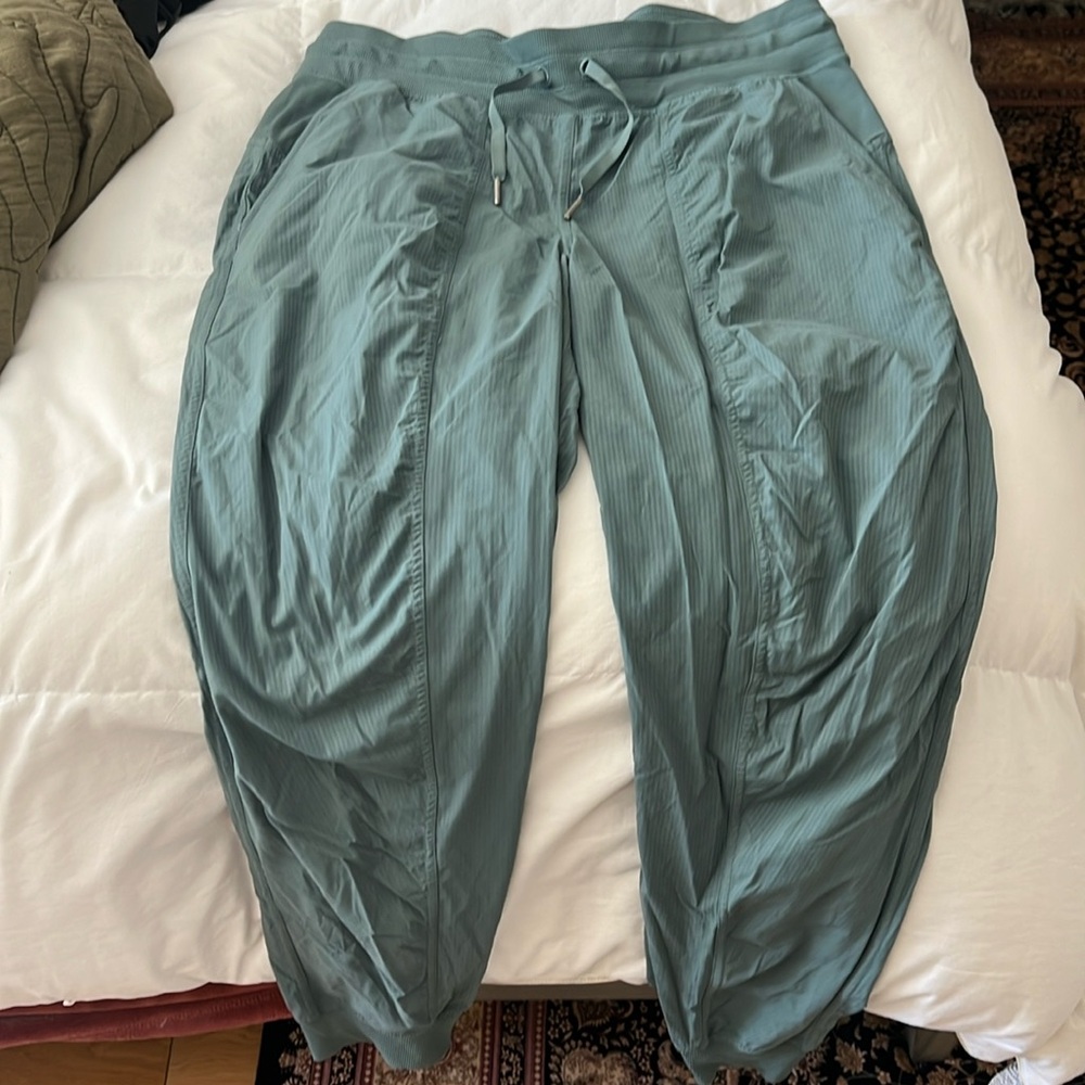 Lululemon green dance studio jogger (size 10)